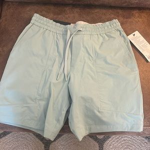 Men’s Lululemon NWT shorts